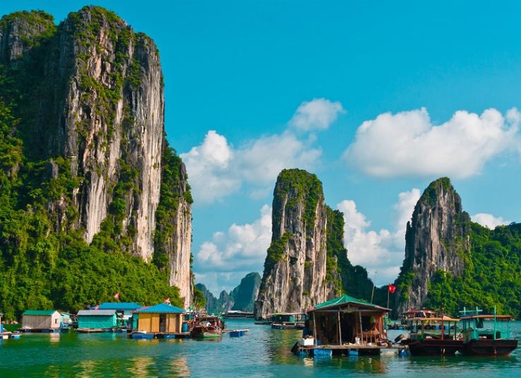 halong-bay-overview-tourist-information-2